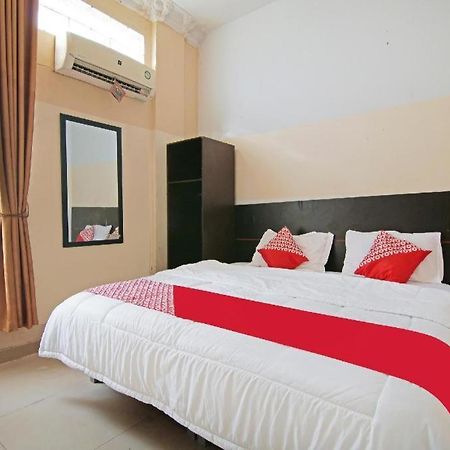 Oyo 91510 Homestay Utama Syariah Pekanbaru Kültér fotó
