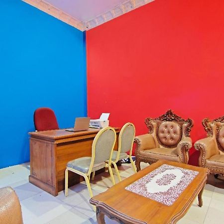 Oyo 91510 Homestay Utama Syariah Pekanbaru Kültér fotó
