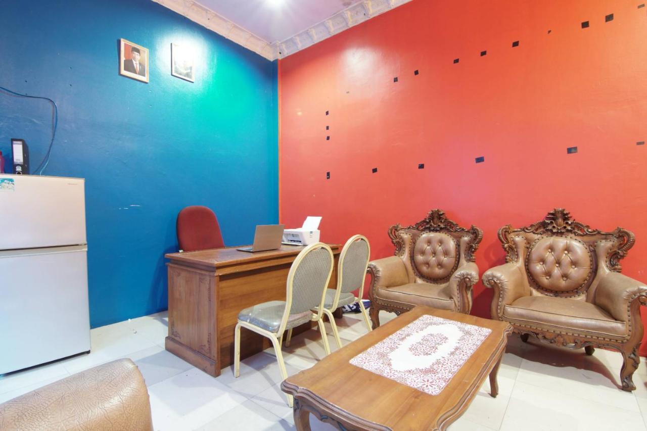 Oyo 91510 Homestay Utama Syariah Pekanbaru Kültér fotó